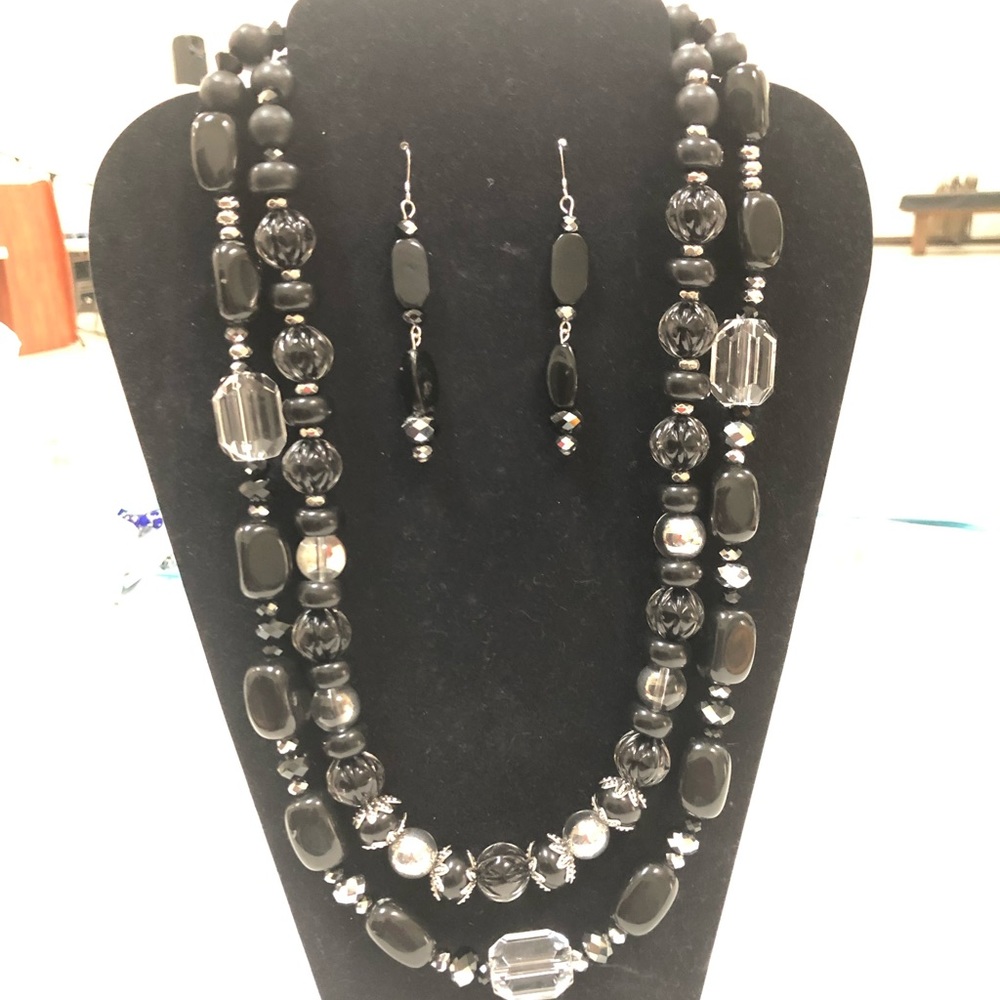Necklace, earrings, bracelet